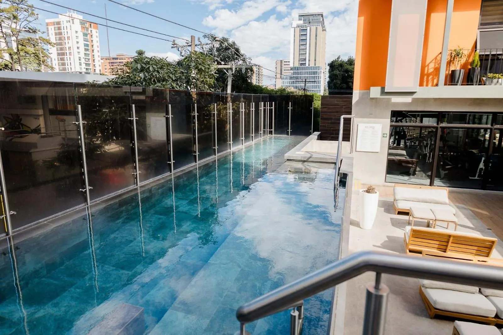 Apartamento De 2 Habitaciones, Edificio Eon Zona 10 Guatemala City