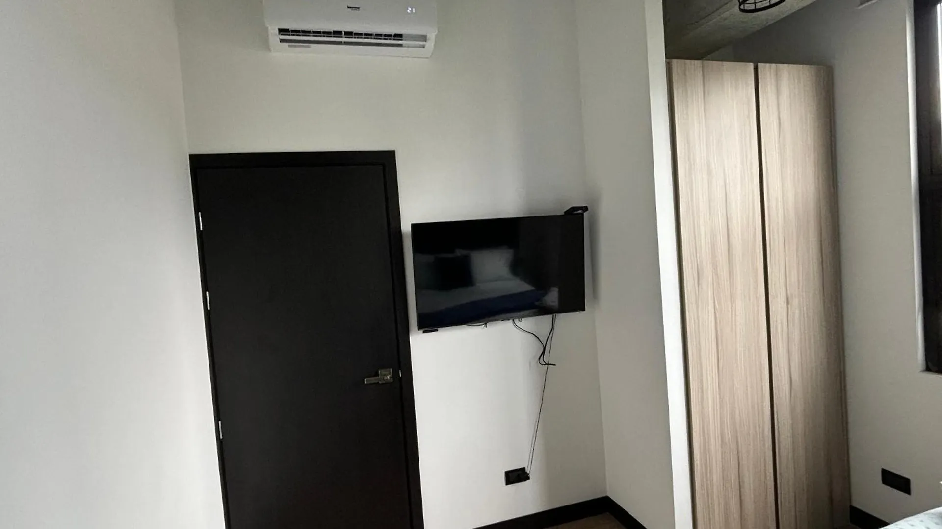 Apartamento De 2 Habitaciones, Edificio Eon Zona 10 Guatemala City 0*,  Guatemala